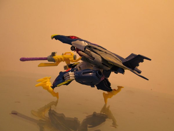 Beast Hunters Dreadwing In Hand Images Transformers Prime Deluxe Class Figure  (26 of 30)
